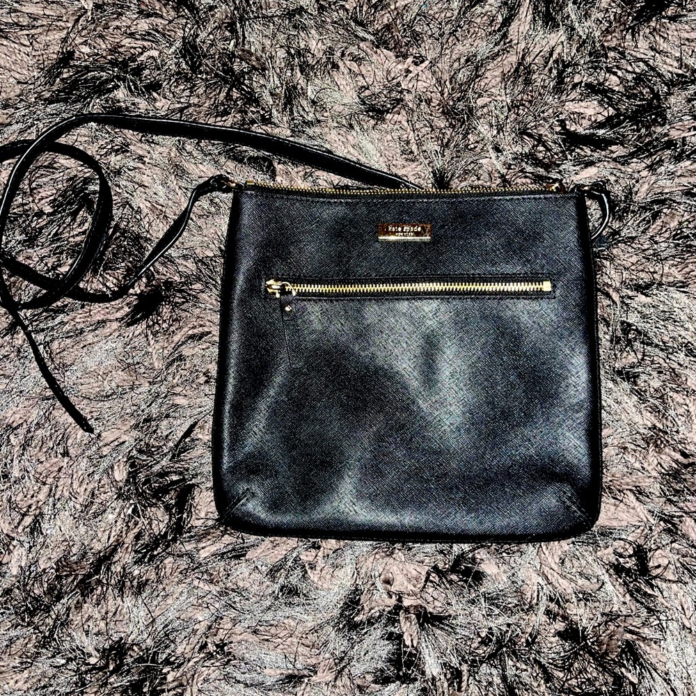 Selling Kate Spade purse